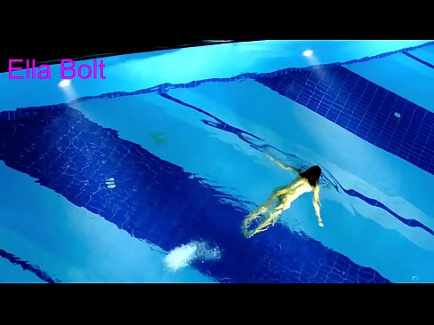 ❤️ Abdi teu tiasa ngeureunkeun nonton, pirang ngora bray ngojay buligir di ELLA bolt Resort kolam renang seks super di urang