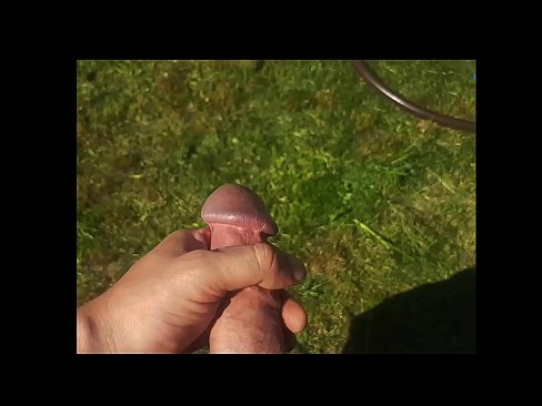 ❤️ Hot hottie meunang nya pink pussy fucked jeung cums kalawan squirt di taman usum panas seks super di urang